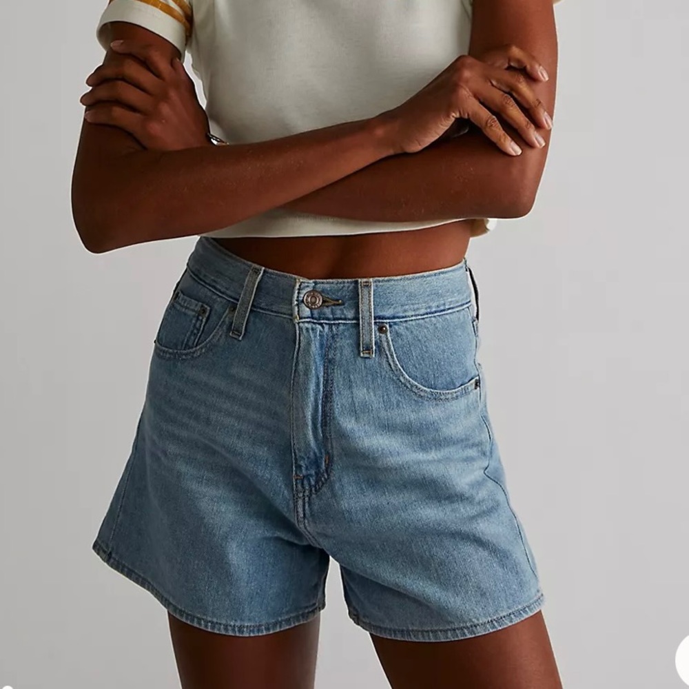 Levi’s High Loose Shorts size 29/8